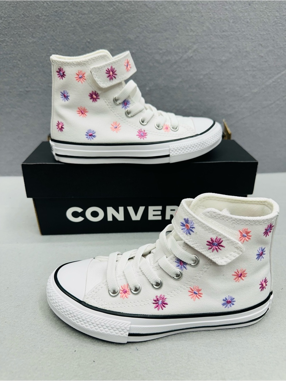 Converse High Top Sneakers Youth 11 White Floral Embroidered Canvas A13454F